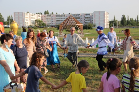 В Камских Полянах прошел фестиваль русских народных игрищ, хороводов и забав «Погремушка»
