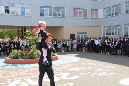 Камсполянские школы вновь приветствуют своих учеников