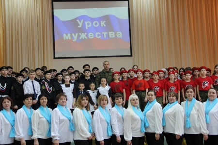Герой России Расим Баксиков провел Урок мужества для камполянских школьников