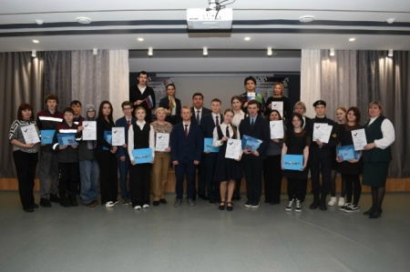 Юные избиратели Камских Полян приняли участие в интеллектуальной игре