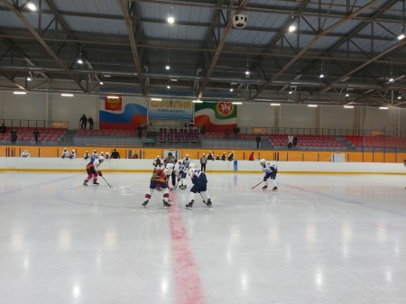 Камполянские хоккеисты вернулись с победой копия