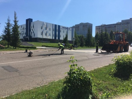 Проведен ремонт дороги у экопарка "ОАЗИС"