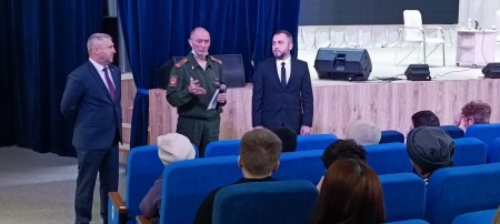 Военный комиссар Нижнекамского района встретился с родителями призывников