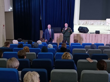 Военный комиссар Нижнекамского района встретился с родителями призывников