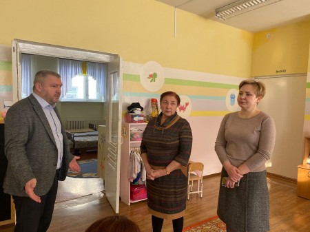 Глава Камских Полян посетил детский сад "Солнышко"