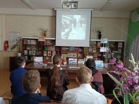 В Камских Полянах проходят мероприятия к  80-летию полного снятия блокады Ленинграда и памяти жертв Холокоста копия