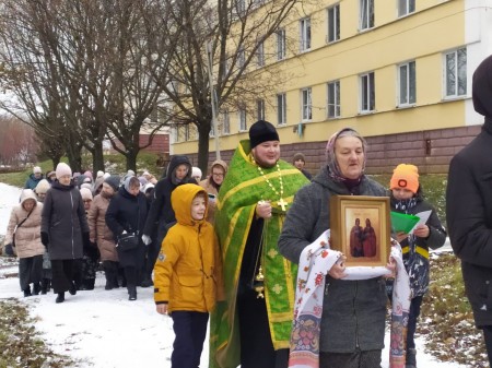 Епископ Пахомий возглавил престольные торжества в храме бессребреников Космы и Дамиана копия