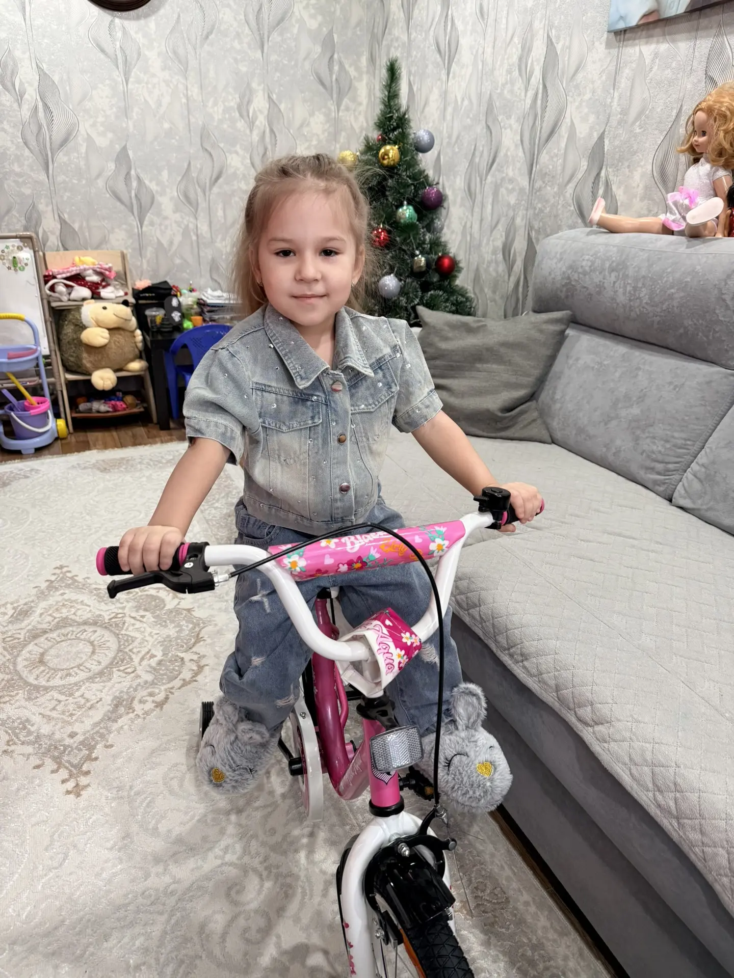 Депутаты приняли участие в акции «Елка желаний»: дети получили долгожданные подарки к Новому году