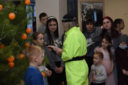 Участник СВО поздравил юных камполянцев с наступающими праздниками