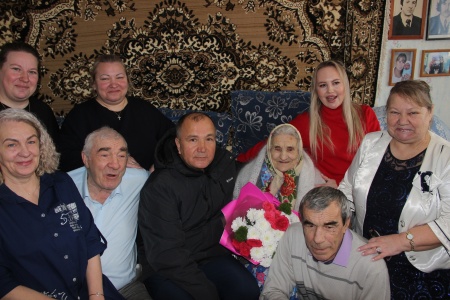 Долгожительница Камских Полян Анна Павловна Жеребцова отмечает 100-летие
