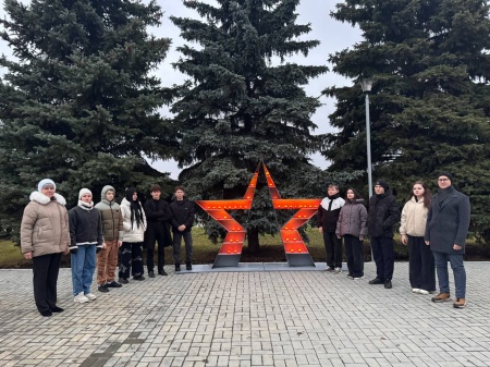 В парке Победы прошла акция ко Дню неизвестного солдата