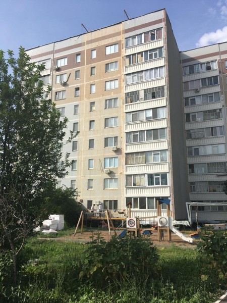 В Камских Полянах продолжаются работы по капитальному ремонту жилого фонда и дворов