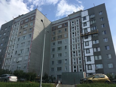 В Камских Полянах продолжаются работы по капитальному ремонту жилого фонда и дворов
