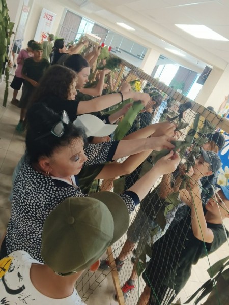 Воспитанники ВПЛ "Зарница" приняли участие в плетении маскировочных сетей