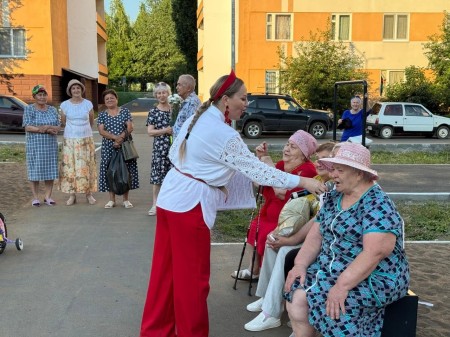 Праздник двора: радость и улыбки!