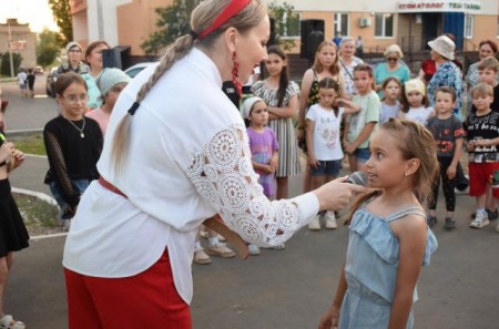 Праздник двора: радость и улыбки!