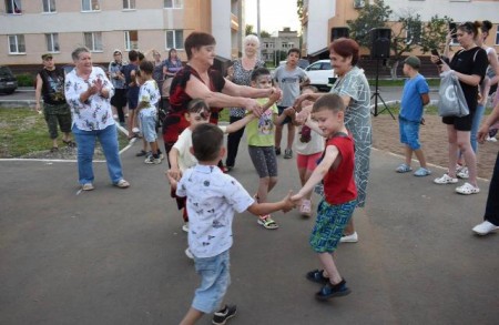 Праздник двора: радость и улыбки!