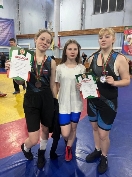 Первенство РТ по вольной борьбе среди юношей и девушек до 18 лет (2009-2010 г.р.)