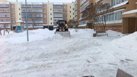 В Камских Полянах ведется работа по уборке снега